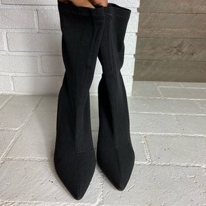 Pointy soft black booties